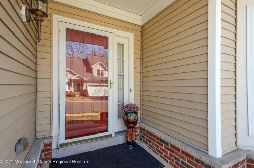 27 Village Dr, Tinton Falls, NJ 07724-9605