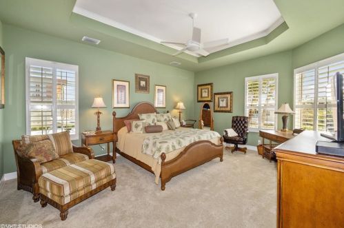 446 Bayside Ave, Naples FL 34108-2314 exterior