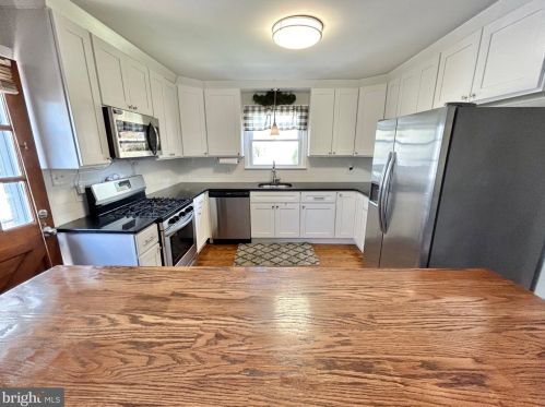 39 3rd St, Florence NJ  08518-2001 exterior