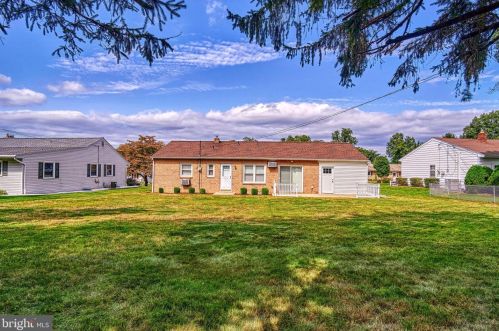 618 Grandview Ave, Camp Hill PA  17011-1816 exterior