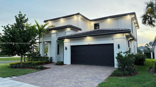 4194 175th Ter, Hollywood, FL 33029-1696