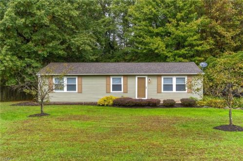 40 Leffingwell Dr, Orwell, OH 44076-9523