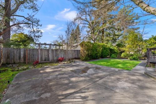 527 San Juan St, Santa Rosa CA  95409-2802 exterior