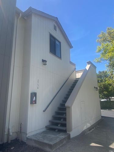2758 Westberry Dr, Santa Rosa, CA 95403-4157