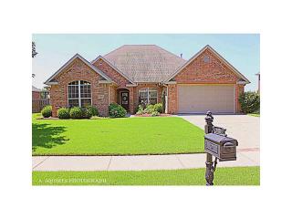 4421 Wedge Dr, Fayetteville, AR 72704-7516