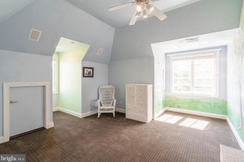 5 Gregory Ln, Newtown Square PA  19073-1518 exterior