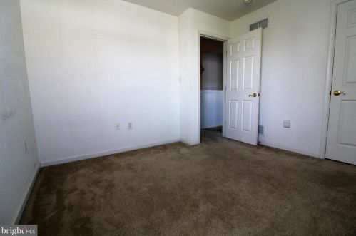 132 Parkers Dr, Dover DE  19904-1467 exterior