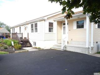 1790 Cessna St, Carlisle, PA 17013-1187