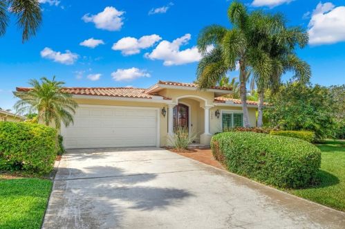 1963 Michigan Ave, Saint Petersburg, FL 33703-3405
