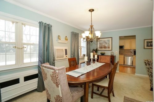 22 Ellen Pl, San Remo NY  11754-3606 exterior