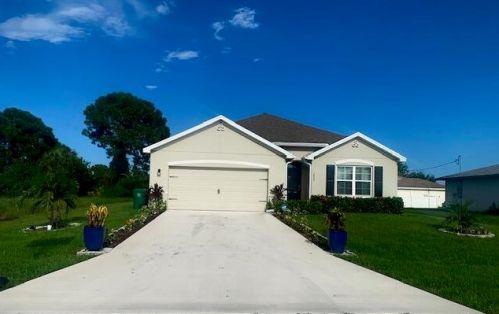 3449 Hale St, Fort Pierce, FL 34953-3828