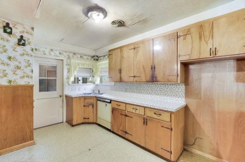 2019 Brentwood St, Austin TX  78752-4105 exterior