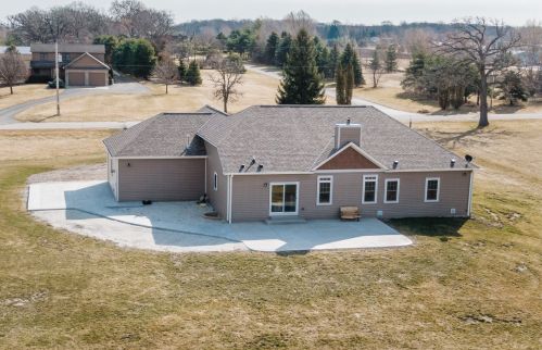 912 Cox Rd, Kansasville, WI 53139-9732