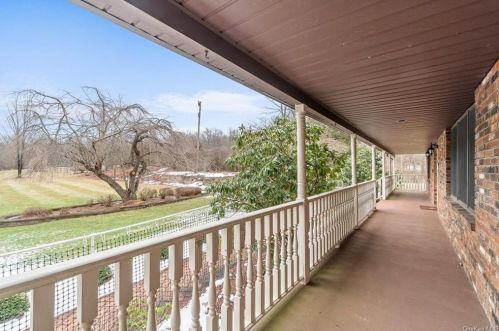 12 Shea Knolls Ct, Camp Bell Hall, NY 10916-3306