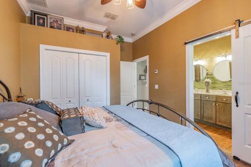 1827 Crooked Oak Ln, Lutz FL  33559-7407 exterior