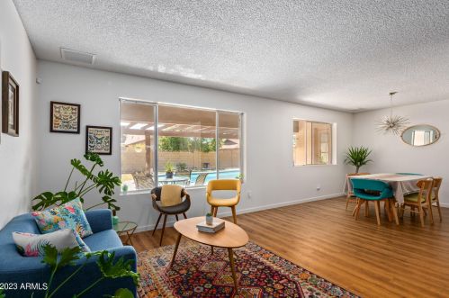 4447 Windrose Dr, Glendale, AZ 85304-2104