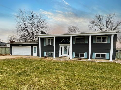 2919 Robin Hood Dr, La Crosse, WI 54601-8107