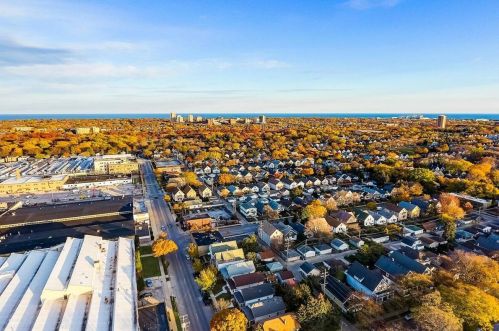 613 Keefe Ave, Milwaukee WI 53212-1801 exterior