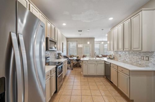 6001 Sun Ray Dr, Denton TX  76208-6823 exterior