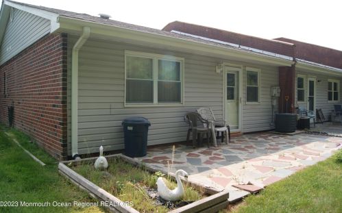 29 River Edge Dr, Bricktown, NJ 08724-1338