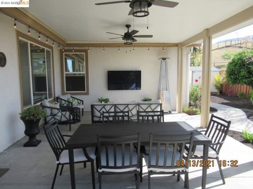 1886 Ventura Dr, West Pittsburg CA  94565-6476 exterior