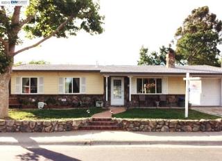 2091 Sunshine Dr, Concord CA  94520-3611 exterior