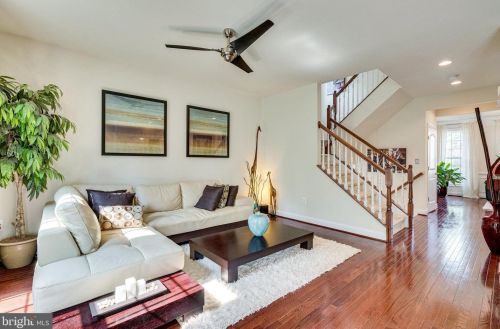 6857 Hartzell Hill Ln, Haymarket VA  20169-4944 exterior