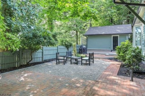 200 Mtn Way, Greystone Park NJ  07950-1905 exterior