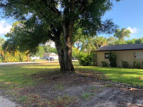 3516 3rd Pl, Vero Beach, FL 32968-1905