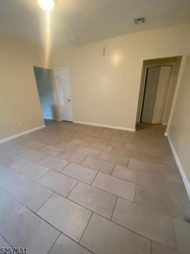 142 Seymour Ave, Newark NJ  07108-1798 exterior