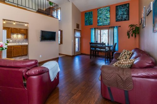 695 Dorland Rd, Saint Paul, MN 55119-5570