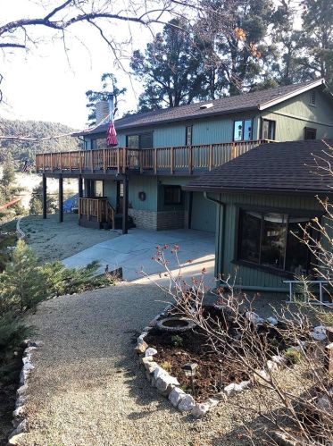 1405 Pinetree Dr, Frazier Park, CA 93225-9682