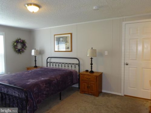 110 Deerfield Dr, Souderton PA  18964-1918 exterior