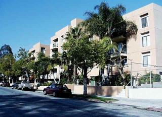 1800 New Hampshire Ave, Los Angeles CA  90006-4518 exterior