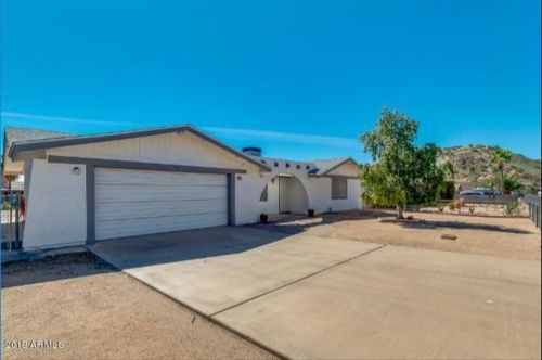 9129 Grandview Dr, Mesa, AZ 85207-4219