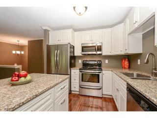 6106 Creek View Trl, Hopkins, MN 55345-6108