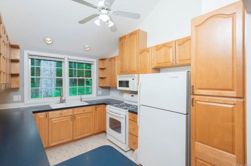 66 Columbus Ave, Tompkins Corners NY  10579-2136 exterior