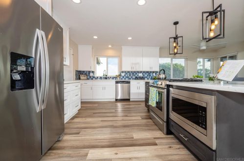 638 Cortez Ave, Vista CA  92084-3728 exterior