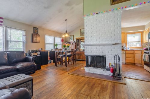 3 Jay Rd, South Setauket NY  11720-2727 exterior