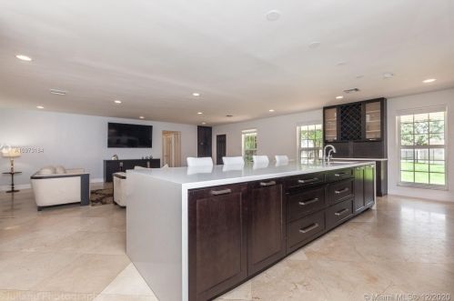 10000 41st St, Hollywood FL  33024-8036 exterior