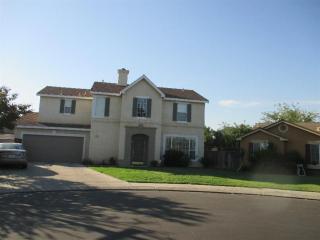 5298 Wildflower Ln, Fresno, CA 93725-0919