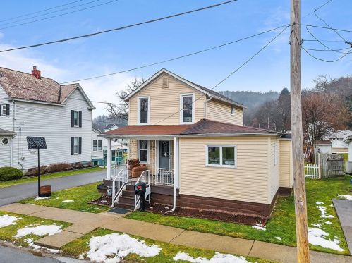 225 Elizabeth Ave, Evans City, PA 16033-1087