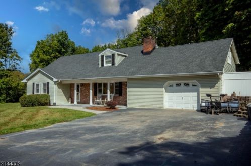 80 Clark Rd, Wantage NJ  07461-3112 exterior