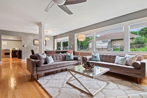 6100 Lake Dr, Milwaukee, WI 53217-4319