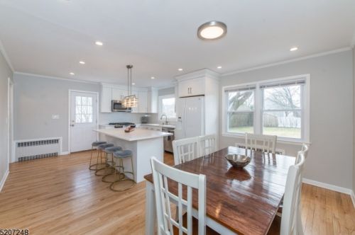 21 Diana Rd, Greystone Park NJ  07950-2104 exterior