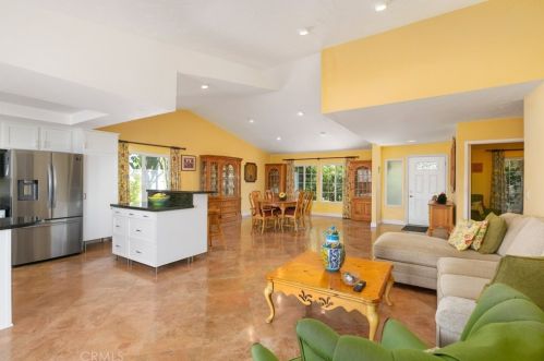 3806 Via Escuda, La Mesa CA 91941-7315 exterior