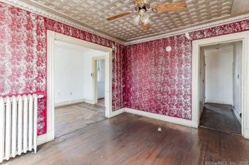 15 Wall St, Middletown CT 06457-4705 exterior