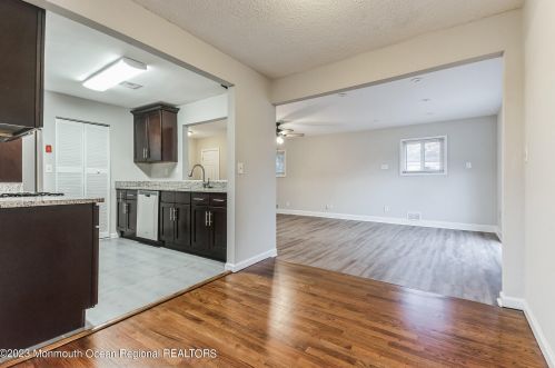 21 Maplewood Dr, Bricktown NJ  08723-3353 exterior