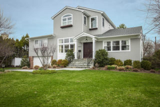 1010 Nine Acres Ln, Mamaroneck, NY 10543-4706