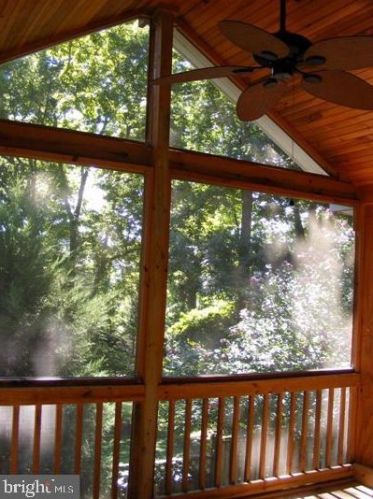 262 Tall Oak Dr, Charles Town WV  25414-5314 exterior